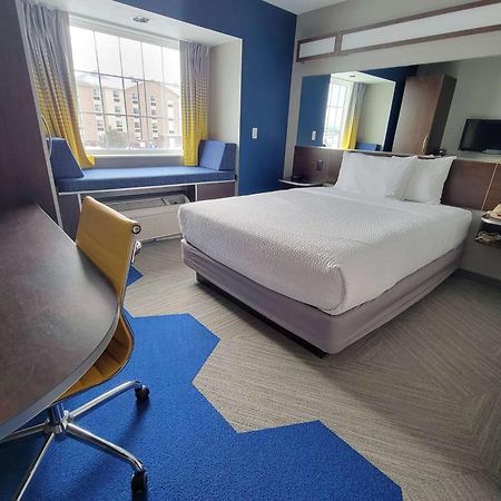 Microtel Inn & Suites By Wyndham Bluffs Council Bluffs Εξωτερικό φωτογραφία