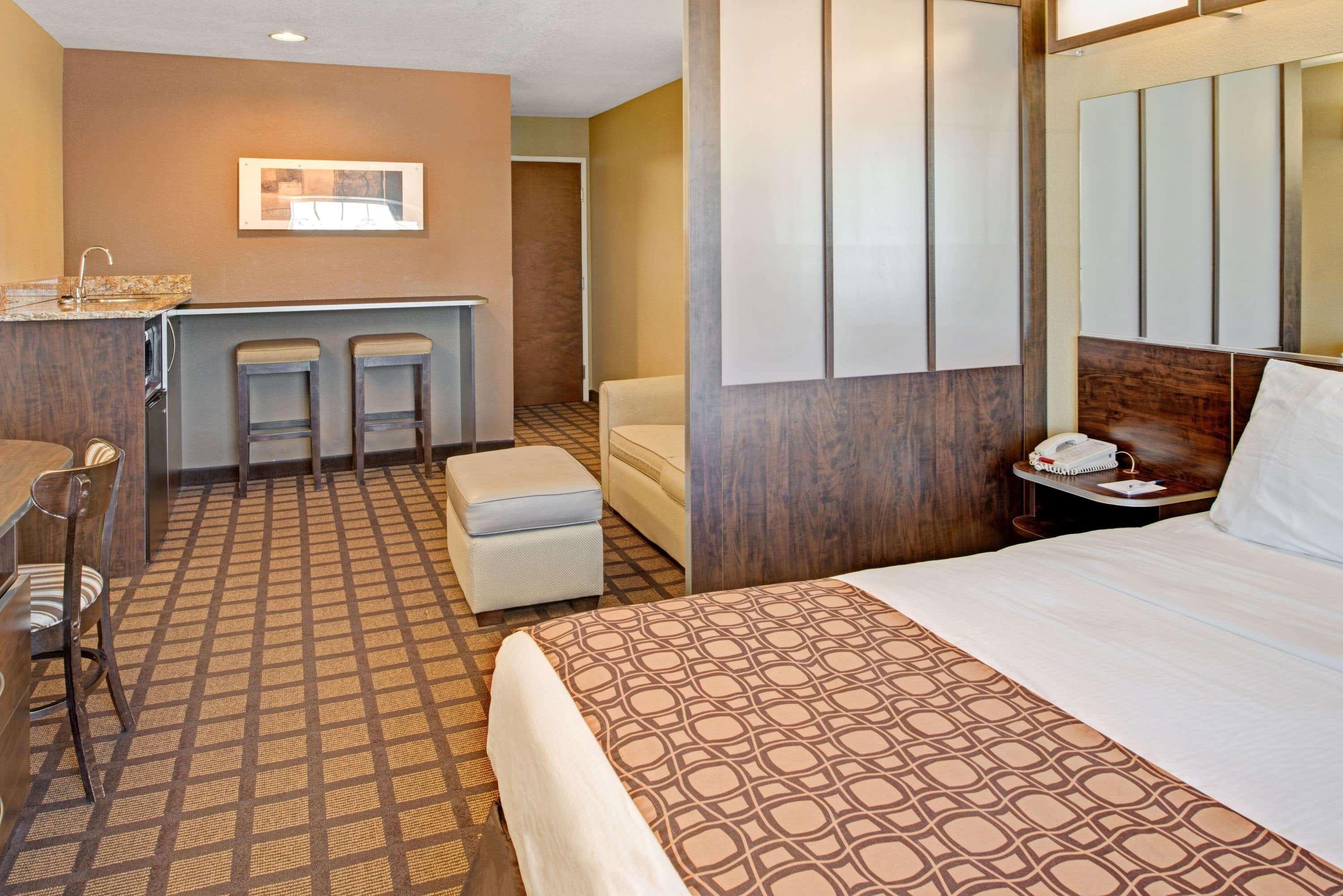 Microtel Inn & Suites By Wyndham Bluffs Council Bluffs Εξωτερικό φωτογραφία