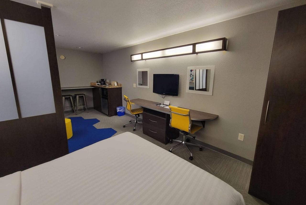 Microtel Inn & Suites By Wyndham Bluffs Council Bluffs Εξωτερικό φωτογραφία