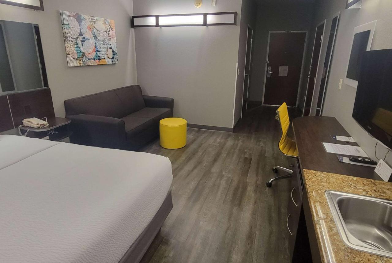 Microtel Inn & Suites By Wyndham Bluffs Council Bluffs Εξωτερικό φωτογραφία