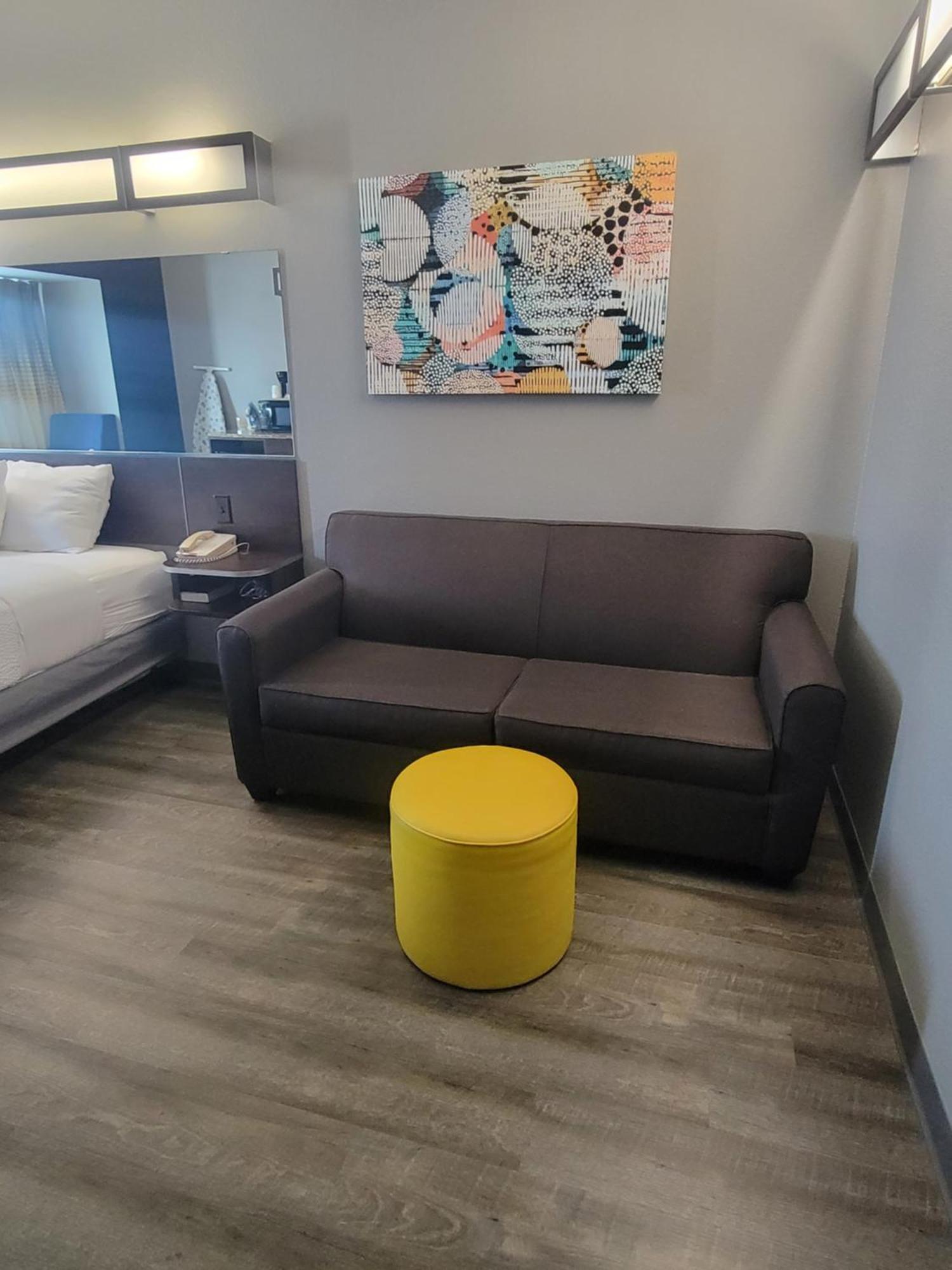 Microtel Inn & Suites By Wyndham Bluffs Council Bluffs Εξωτερικό φωτογραφία