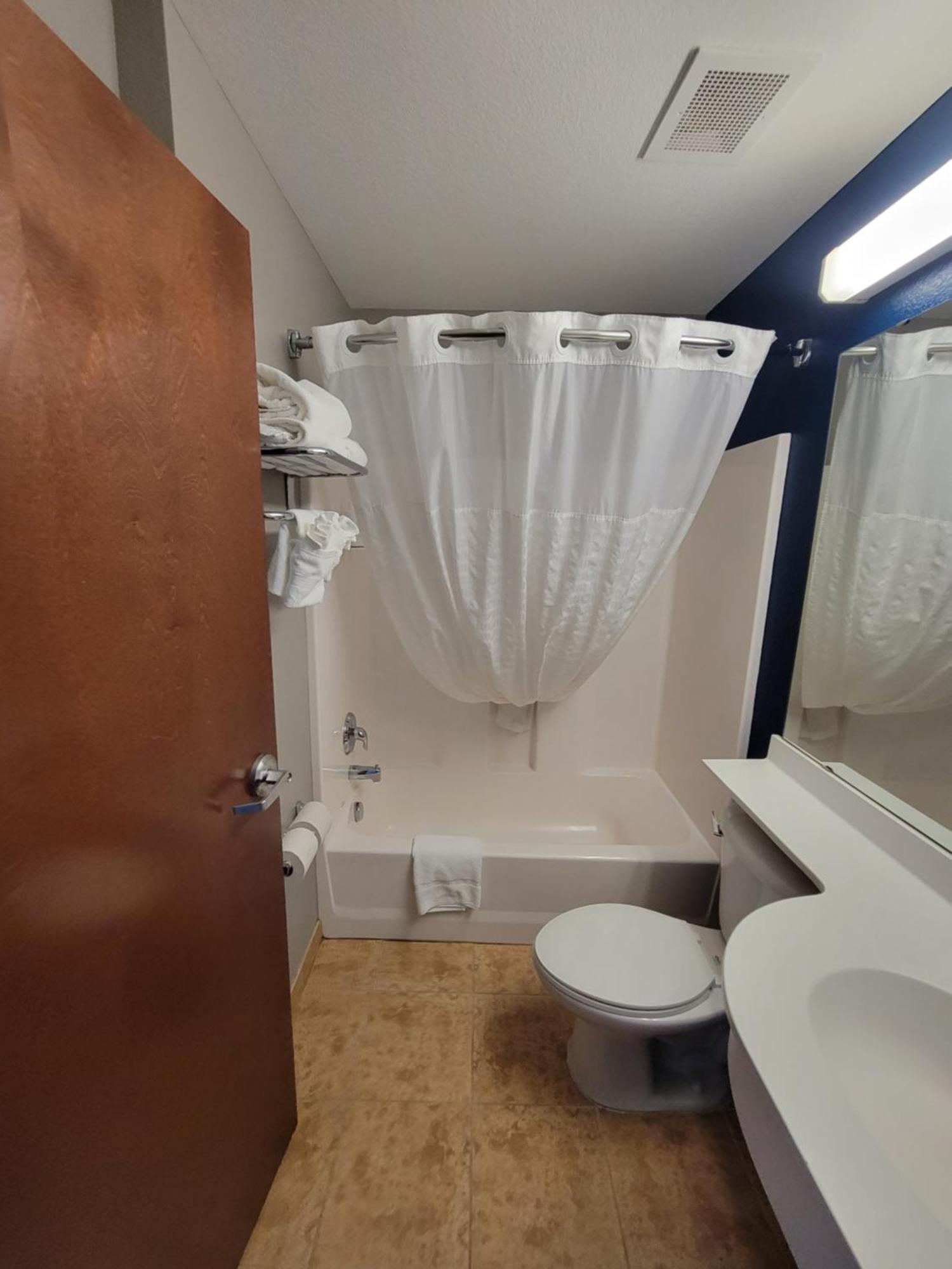 Microtel Inn & Suites By Wyndham Bluffs Council Bluffs Εξωτερικό φωτογραφία
