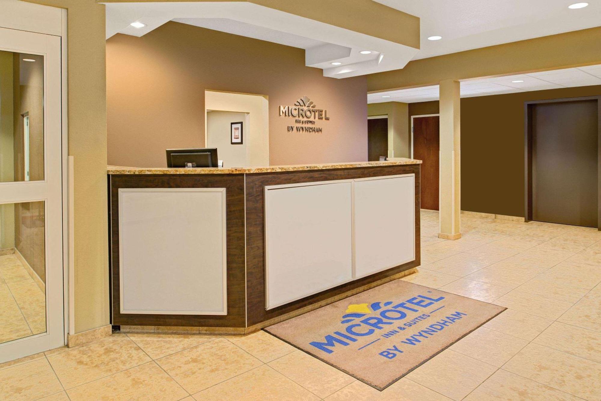 Microtel Inn & Suites By Wyndham Bluffs Council Bluffs Εξωτερικό φωτογραφία